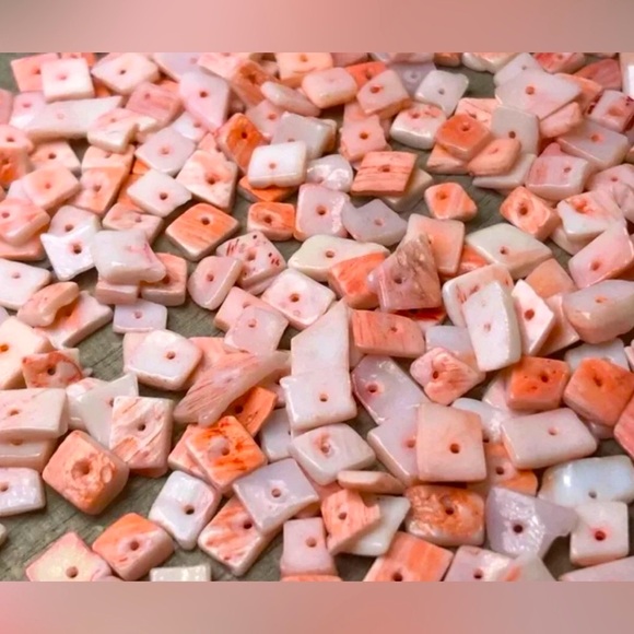 200+ Coral / Pinkish Puka Shell Seashells Pooka Beads Jewelry making Bulk Lot - Picture 4 of 8